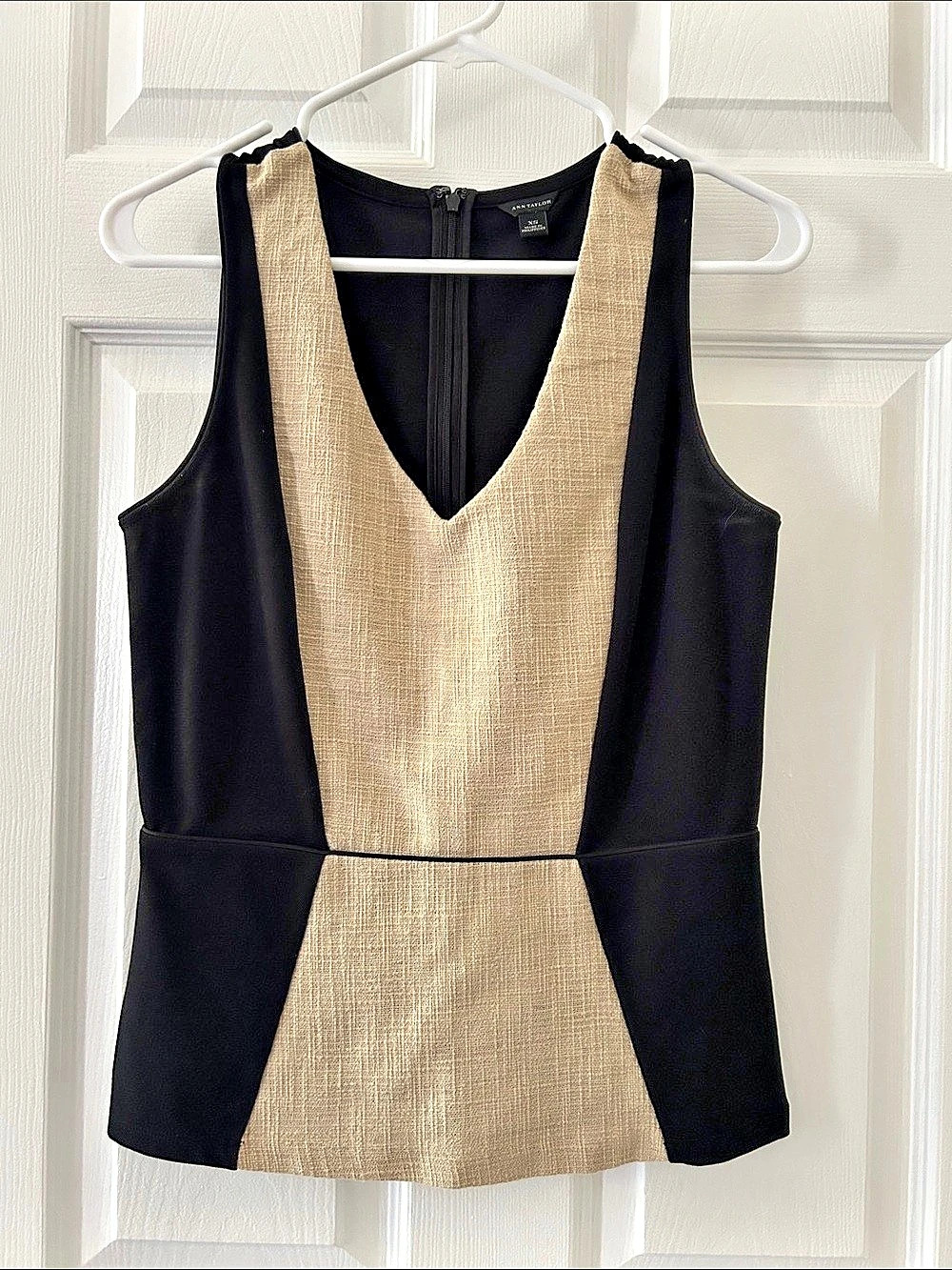 Ann Taylor Color Block V-Neck Top Black & Flax XS Like New